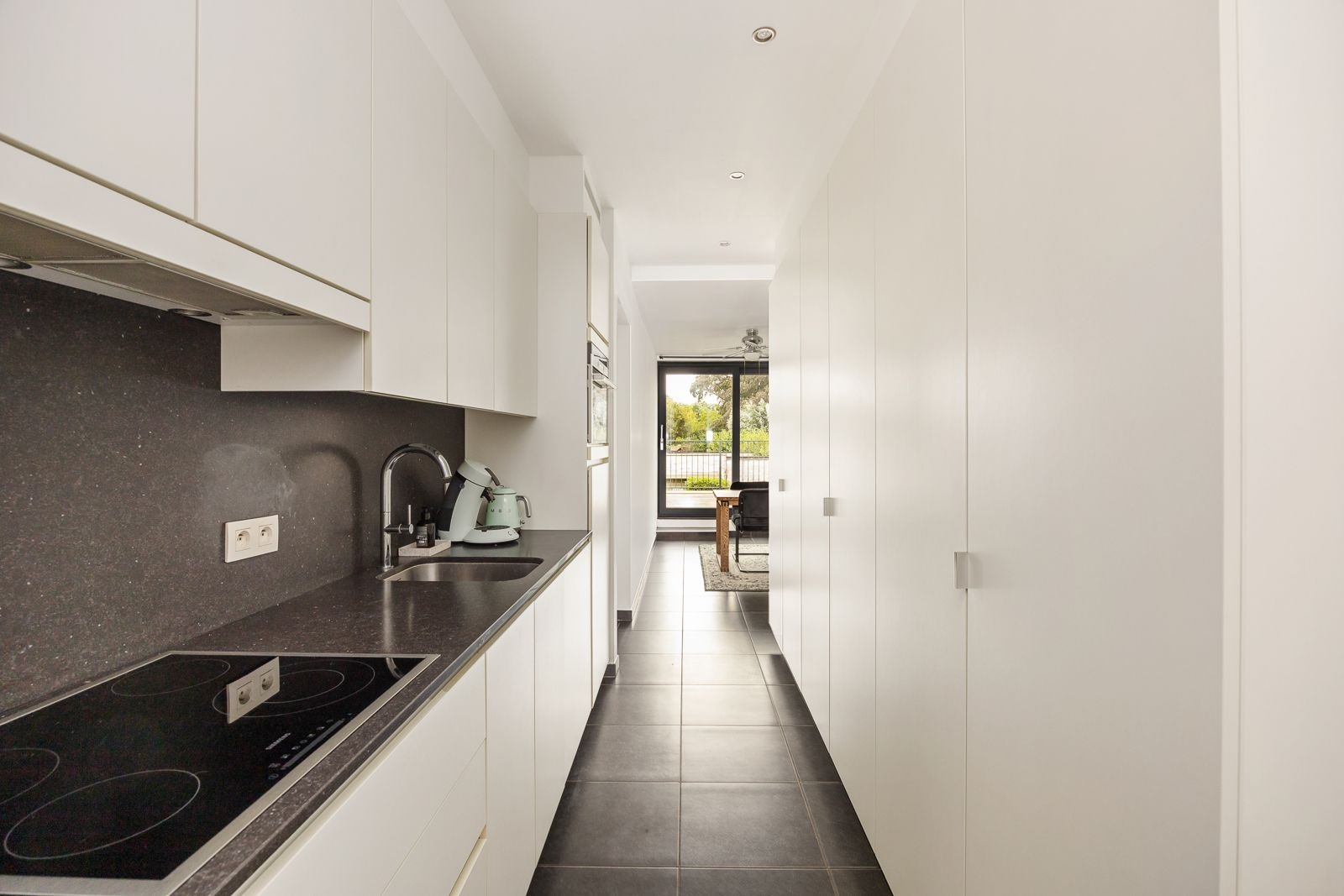 Topgelegen éénslaapkamerappartement met ruim terras en staanplaats in centrum Kapellen! - foto 5
