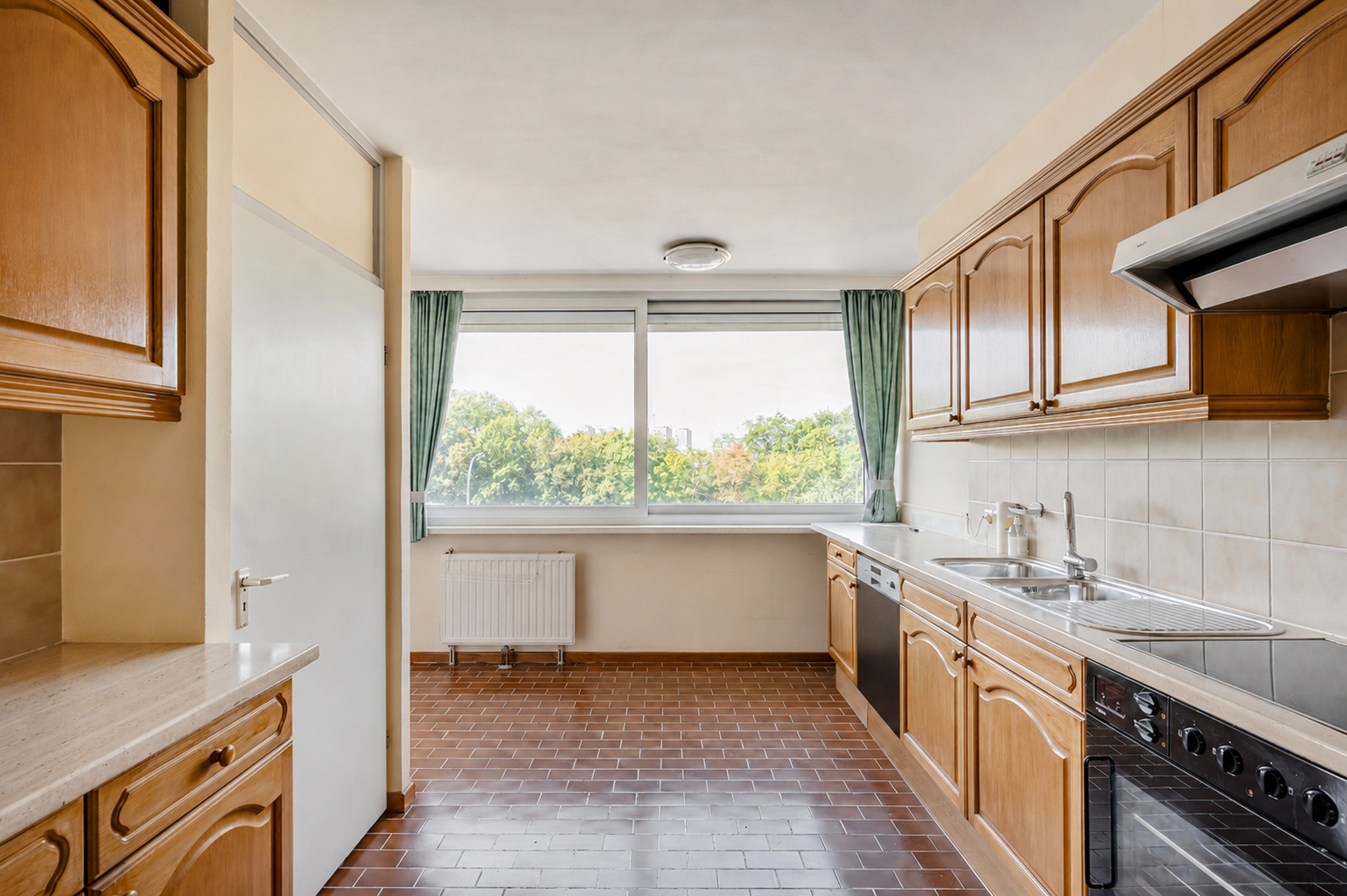 Ruim appartement met drie slaapkamers - foto 5