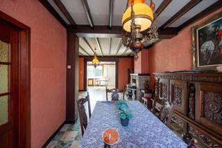 Deze te renoveren woning is op zoek naar zijn nieuwe eigenaars!De woning ligt rustig gelegen op ons dorp in Menen.De woning verwelkomt je met een...