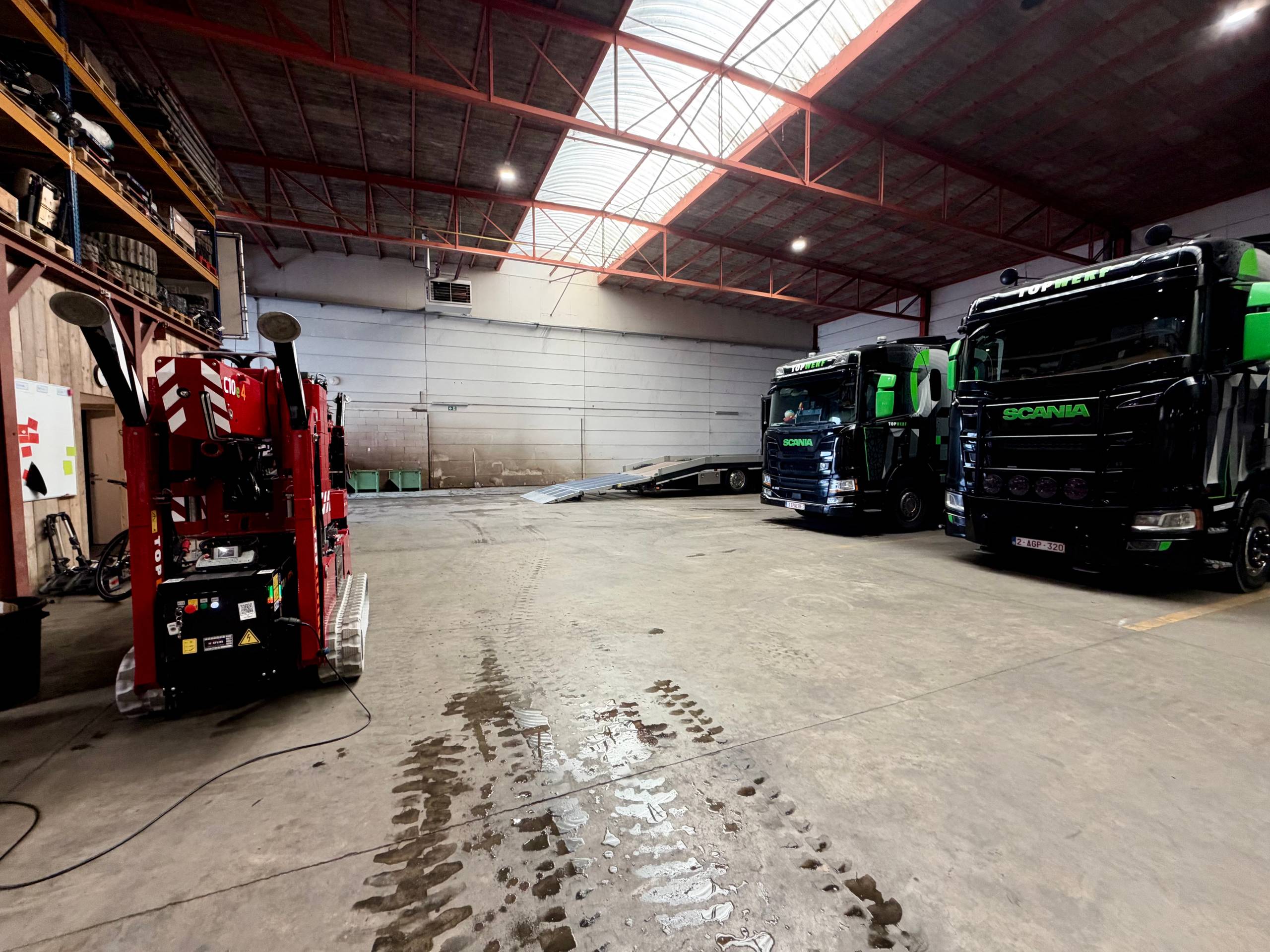 Strategisch gelegen magazijn met kantoorruimte naast de A12 - foto 5