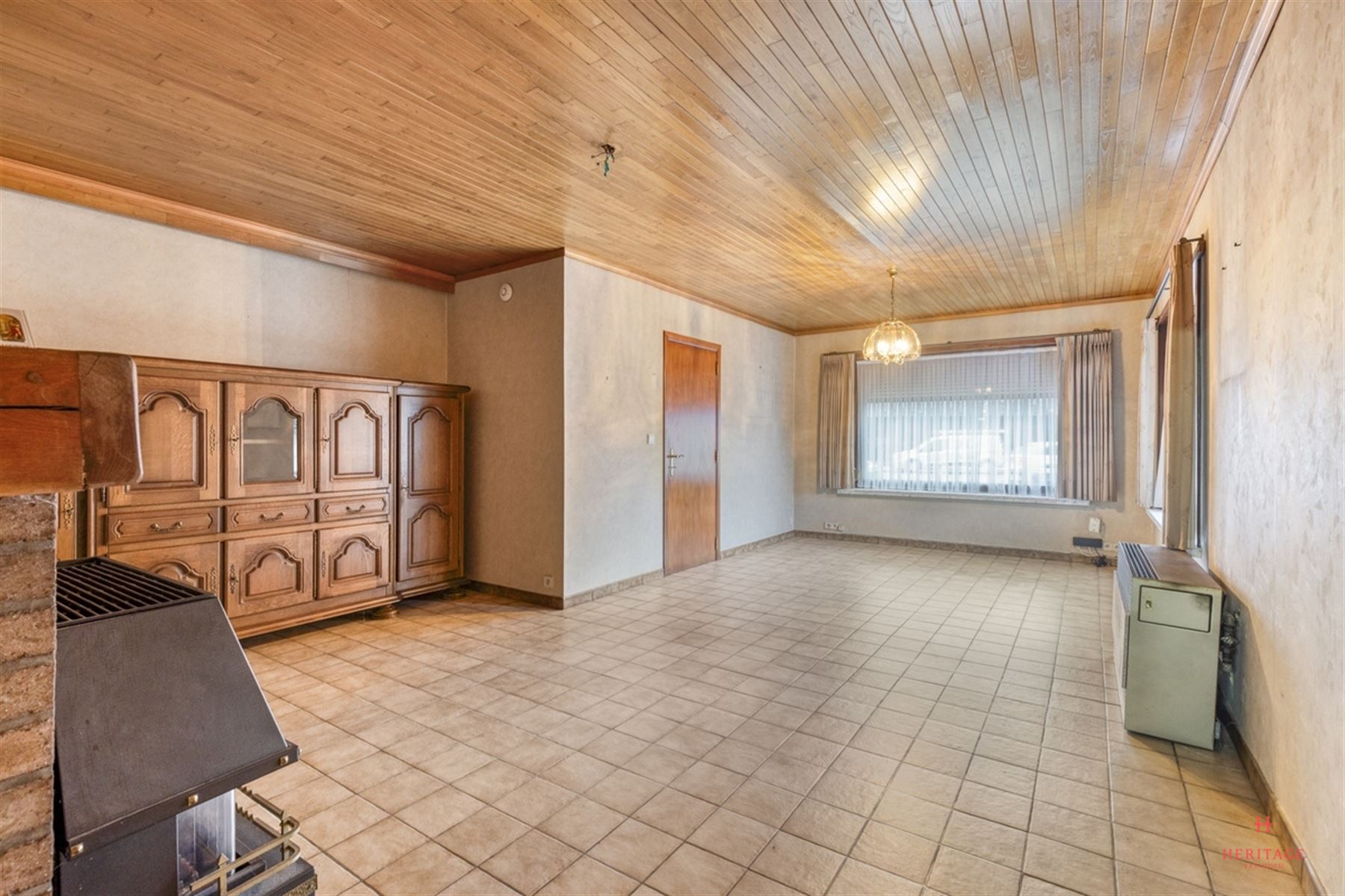 Te renoveren woning met potentieel op centrale ligging in Deinze - foto 5