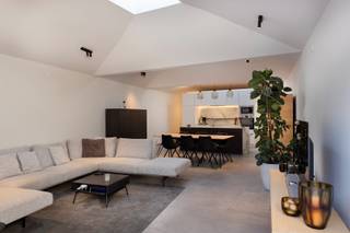 In de www.sintamandslaan2.be (url kopiëren en plakken indien doorklikken niet lukt) in Kortrijk stellen we jou graag deze knappe woning voor. ...