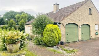 <p><span> Bungalow te koop te Uitkerke</span></p><p><span> komt tot rust in deze prachtige tuin,Bungalow met dubbele garage 2 slaapkamers living met houtkachel keuken, badkamer en ruime zolder voor verschillende doeleinden.</span></p><p><span> meer info Bel 050/41.55.50</span></p>