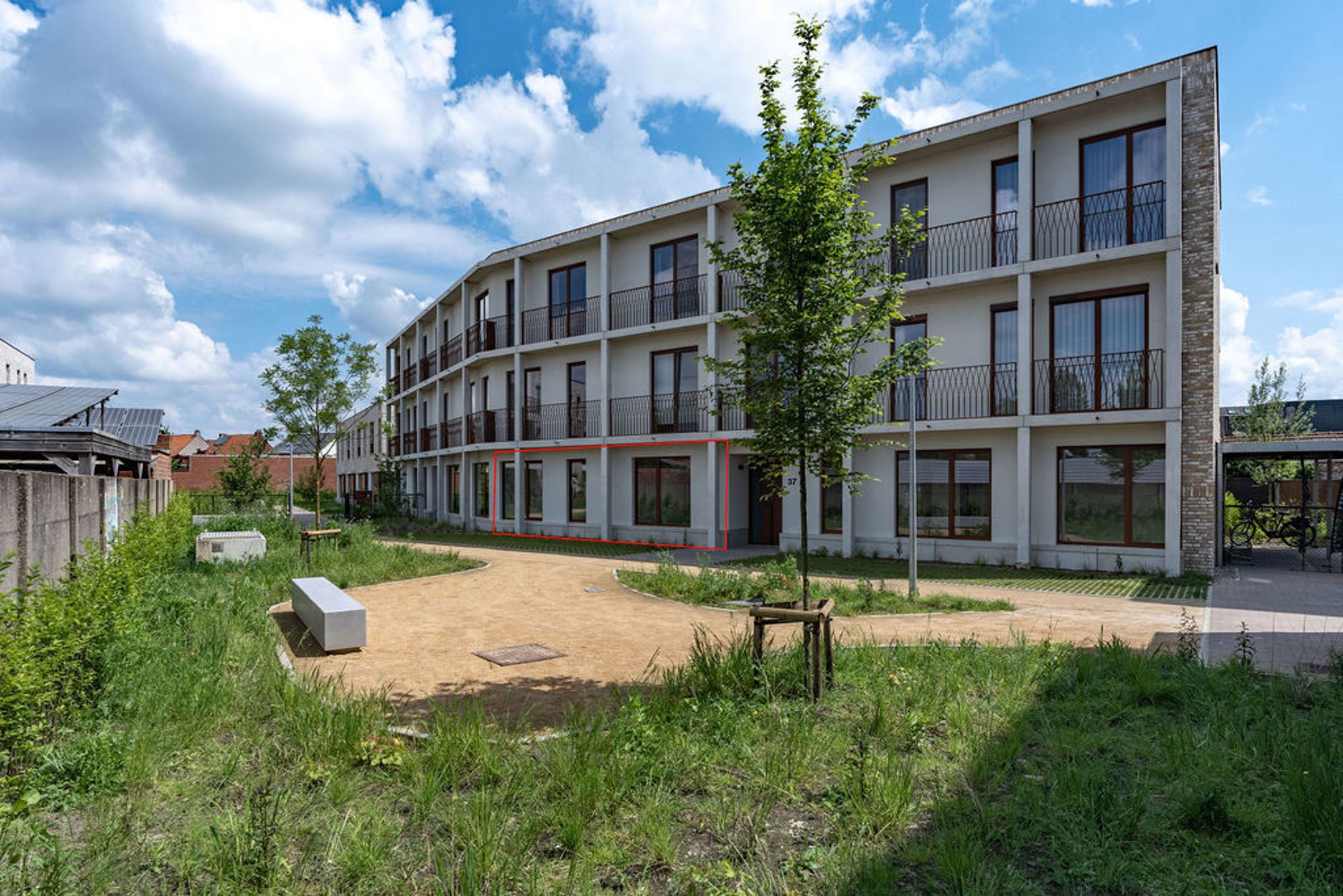 Knap en instapklaar 2 slaapkamerapp met groot zonnig terras  - foto 2