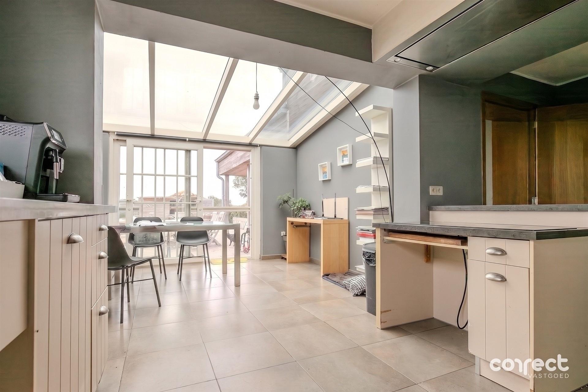 Landelijk gelegen woning op ruim perceel nabij de kust. - foto 4