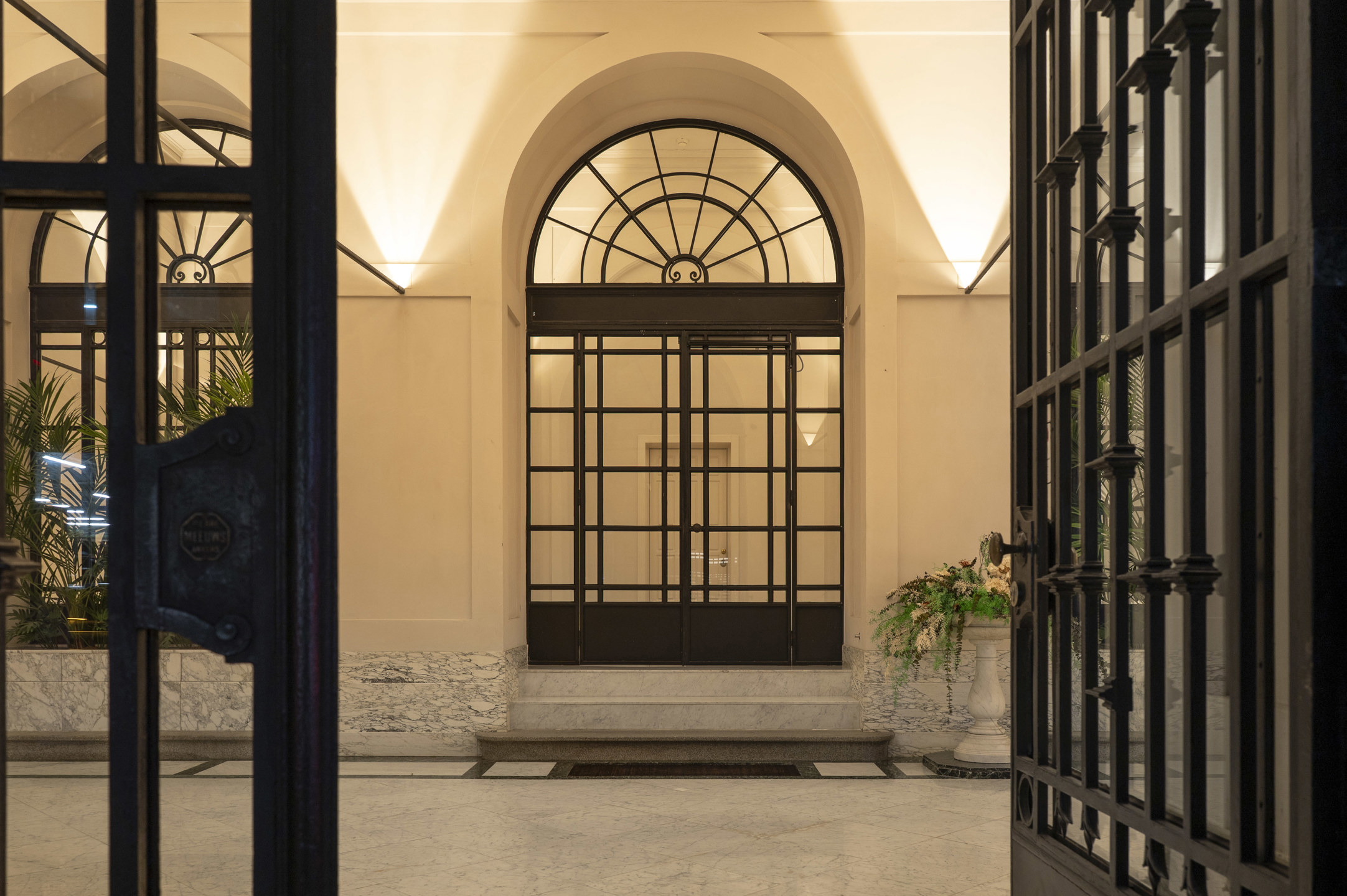 ANTWERPEN CENTRUM - Exclusief appartement met grandeur! - foto 2