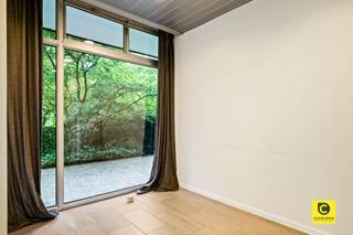 Bureau ou cabinet au rez-de-chaussée de la Fruithoflaan !Vous êtes à la recherche d'un bureau ou d'un cabinet avec une belle lumière naturelle et une...