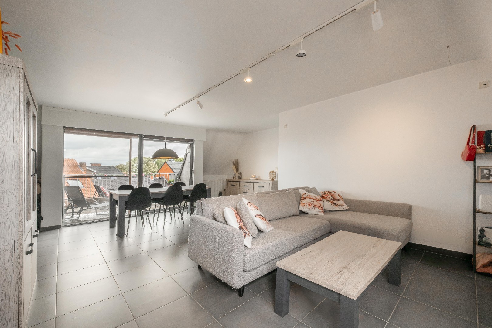 INSTAPKLAAR, ENERGIEZUINIG APPARTEMENT MET TERRAS EN GARAGE (+ €20.000) IN TIELT - foto 4