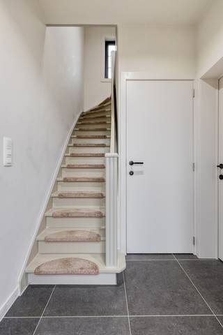 Looking for a move-in-ready, fully renovated detached home in a quiet yet easily accessible location? Then this beautiful property at Provinciebaan...