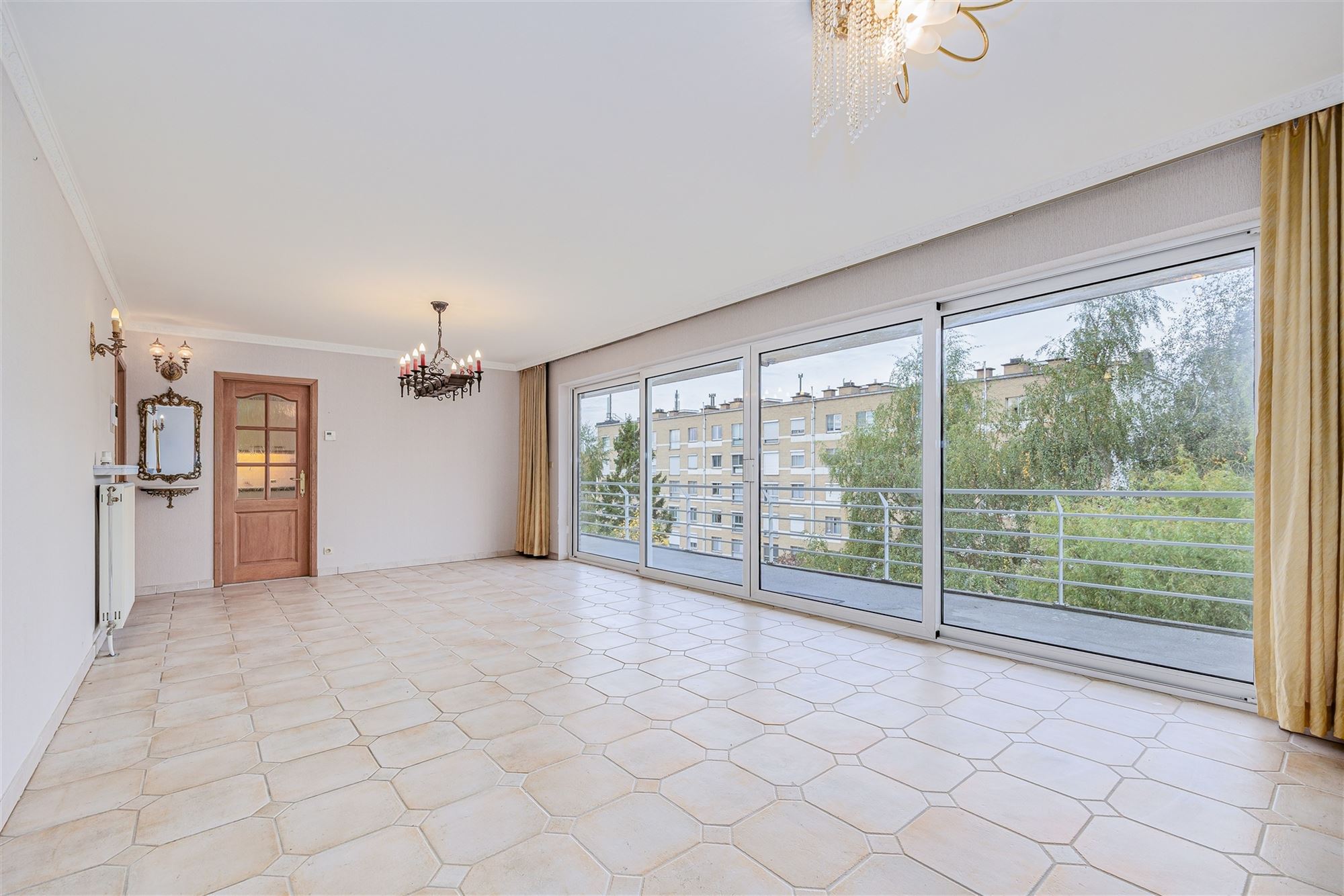 Ruim 2 slpk appartement, terras en P te Hoboken - foto 4