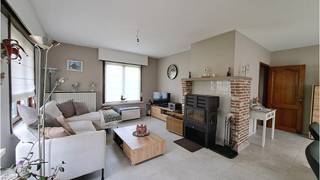 Gerenoveerde vrijstaande 3-slaapkamerwoning met GARAGE en TUIN, zeer rustig gelegen in een Cul-de-sac straat in een aangename woonwijk van...