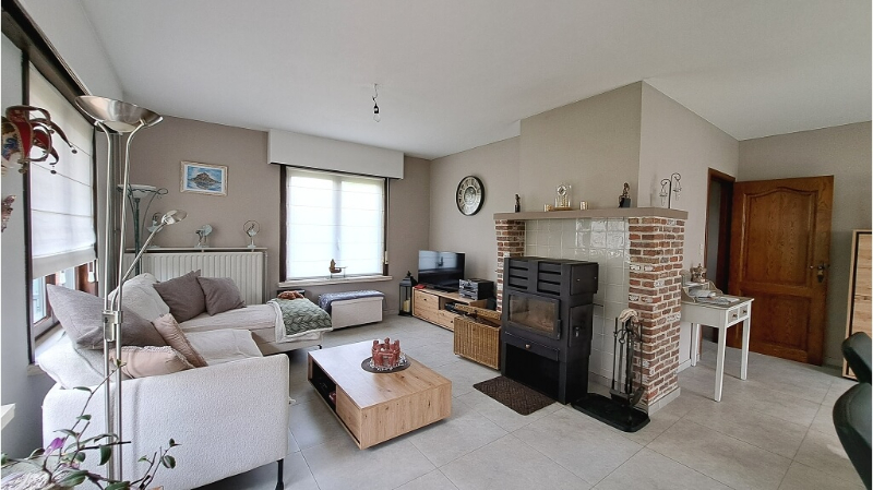 Gerenoveerde vrijstaande woning met Garage en Tuin te huur in Oedelem - photo 3