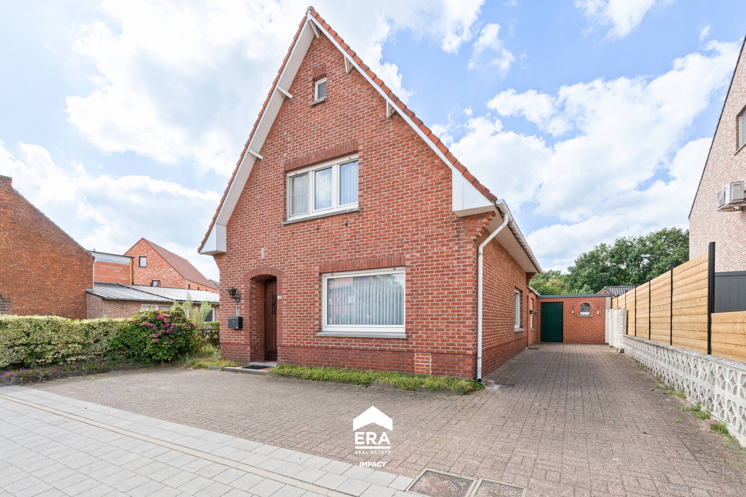 Gezinswoning met karakter en grote tuin nabij Peer centrum - foto 1