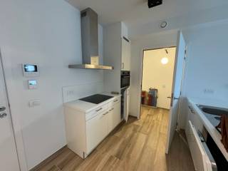 Immo Pické biedt U deze zeer recente serviceflat aan gelegen in het centrum van Halle en bijgevolg in de onmiddellijke omgeving van scholen,...