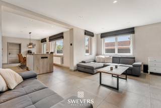 Interesse? Meer informatie op www.SWEVERS.be. - Aan de Beverlosesteenweg 178 in Paal staat een volledig instapklare open bebouwing op een perceel...