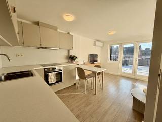 Cet appartement prêt à emménager à louer à Hasselt est situé dans la rue animée de Kapelstraat, au cœur de la ville. Grâce à son emplacement...