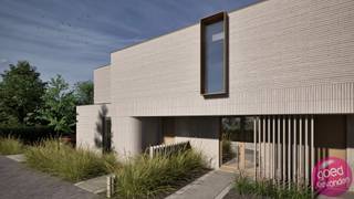 <strong>BRIXX Bouw en Ontwikkeling</strong><span> bouwt hier voor u een </span><strong>energiezuinige gezinswoning met 4 slaapkamers</strong><span>, een </span><strong>half open</strong><span> bebouwing met zonnige zuidgerichte </span><strong>tuin</strong><span>, centraal en rustig gelegen in het charmante Zepperen. De afgeronde muur doorbreekt het traditionele beeld van moderne, strakke architectuur. Dit gecombineerd met gedurfde architectonische keuzes, maken deze woningen uniek op de woningmarkt.</span><br /><br /><strong>TROEVEN</strong><span> om van te PROEVEN</span><br /><br /><span>- Energiezuinige woning (E20)</span><br /><span>- Centrale ligging</span><br /><span>- Vakmanschap gegarandeerd</span><br /><span>- Vlotte verbindingen</span><b><span> </span></b><span>met steden zoals Sint-Truiden, Hasselt en Tongeren.</span><br /><br /><span>KEUZE tussen </span><strong>CASCO<span> </span></strong><span>of</span><strong><span> </span>SLEUTEL OP DE DEUR</strong><br /><br /><span>Wanneer je kiest voor een CASCO-woning voorziet Brixx</span><strong><span> </span></strong><span>Bouw en Ontwikkeling de volledige ruwbouw van jouw huis. Daarna kan je zelf aan de slag met de afwerking. Toch blijft het nog mogelijk om enkele afwerkingen uit te besteden aan Brixx Bouw en Ontwikkeling, alles is bespreekbaar.</span><br /><br /><span>Wanneer je kiest voor een SLEUTEL OP DE DEUR, dan kies je voor een afgewerkte woning. Deze woning zal voldoen aan de opgelegde BEN-normen (E20) met zonnepanelen en andere ecologische oplossingen.</span><br /><br /><strong>Voor meer info contacteer ons kantoor 012 744 844 of mail naar info@goed-gevonden.be.</strong>