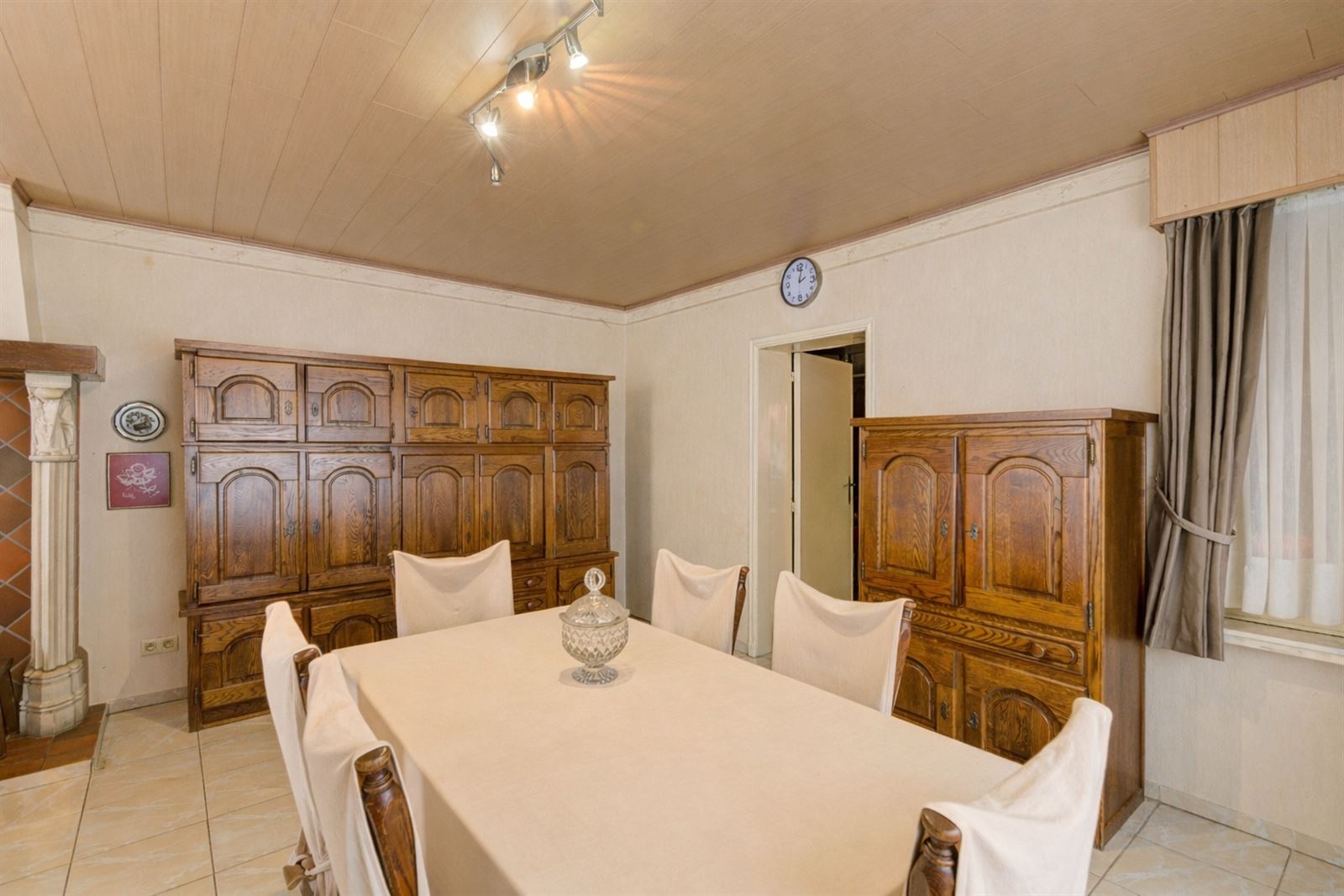 Te renoveren woning met veel potentieel op ruim perceel  - foto 5