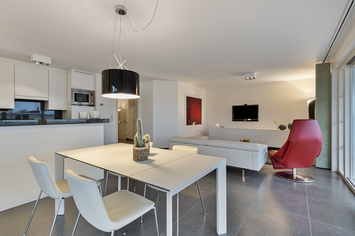 Hoekappartement met 2 slaapkamers en garage in Sint-Idesbald - foto 2