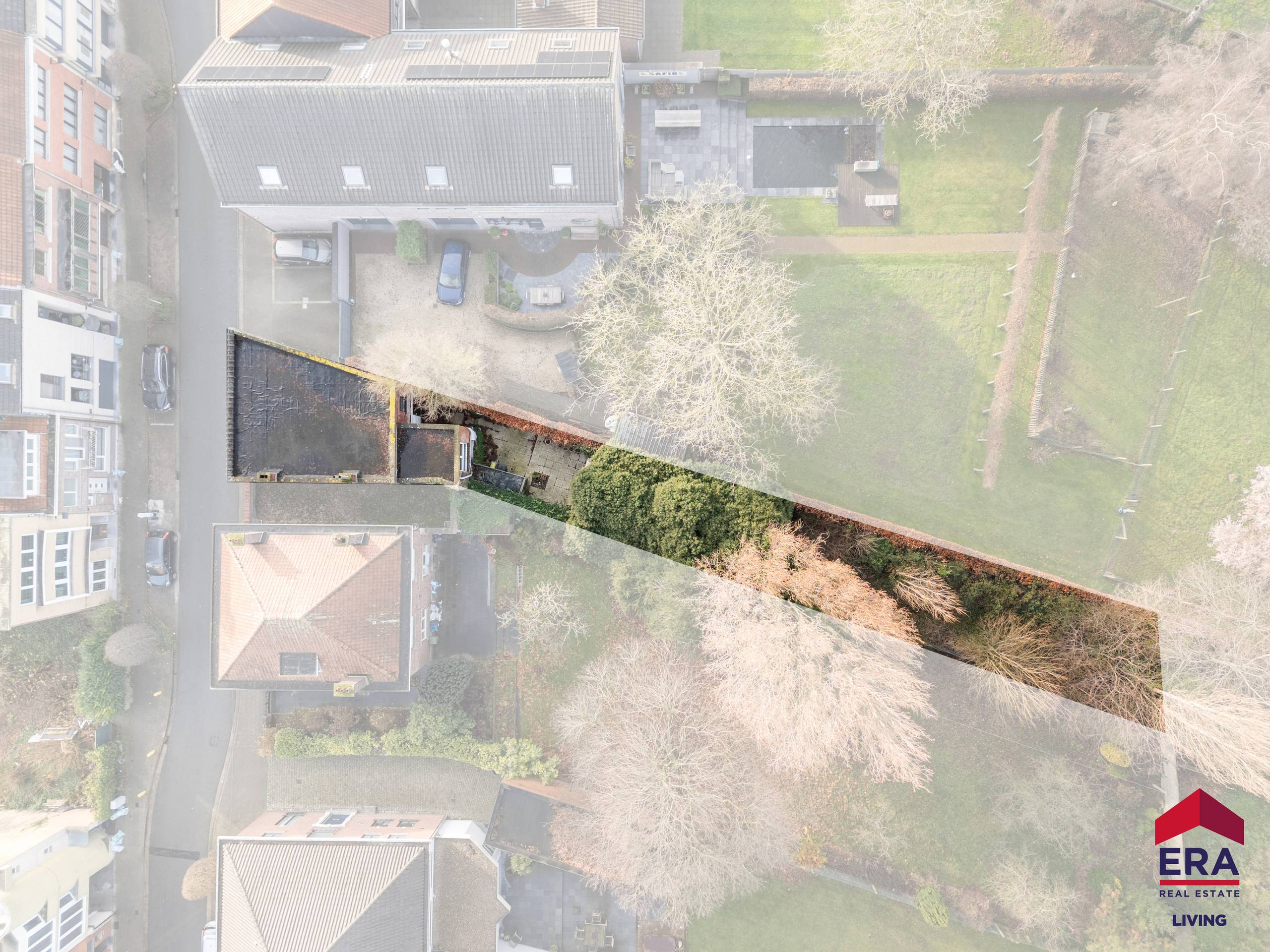 Te renoveren woning met gigantische perceel in centrum Aalst - foto 2