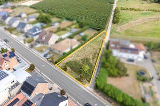BOUWGROND VOOR OPEN BEBOUWING VAN 8A06CA OP TOPLOCATIE TE NIEUWERKERKEN!Deze bouwgrond, gekend als lot 1 van een goedgekeurde verkaveling is acht are...