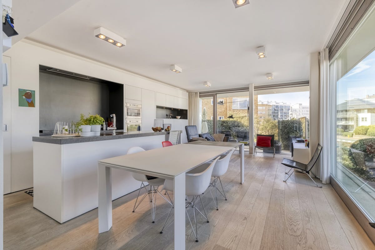 Modern appartement van Rietveld vlakbij zee in Sint-Idesbald - foto 1