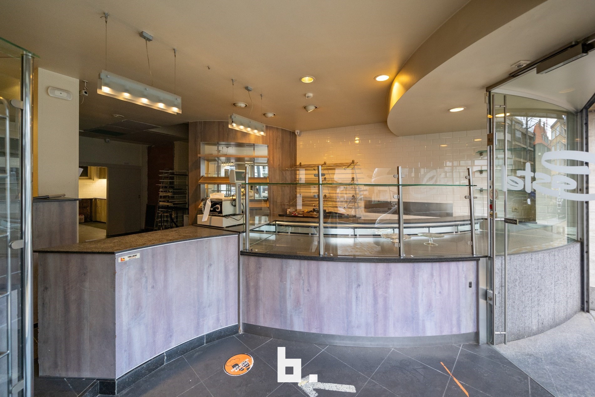 Winkelpand op commerciële ligging geschikt voor verschillende doeleinden - foto 4