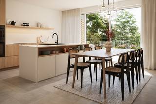 Compact en slim ingedeeld <strong>appartement (E-peil A)</strong> met <strong>1 slaapkamer</strong> en een <strong>terras van 17 m²</strong> op de <strong>tweede verdieping</strong>. De open keuken en leefruimte zorgen voor een luchtig gevoel, met zicht op het groen.<br /><strong>Inclusief</strong> fietsberging. <strong>Mogelijkheid tot aankoop</strong> autostaanplaats.<br />📞 <strong>T 03 388 03 28</strong> ✉️ <strong>info@matexi.be</strong> 💻 <strong>matexi.be</strong><br /> 