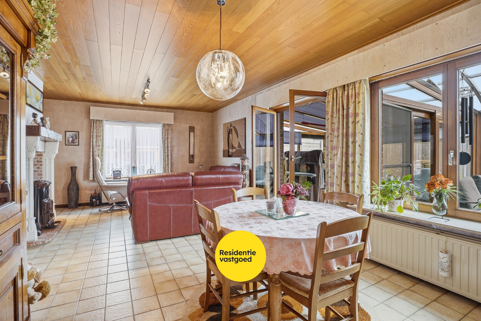 Alleenstaande bungalow met garage en tuin  op 684 m² - foto 4