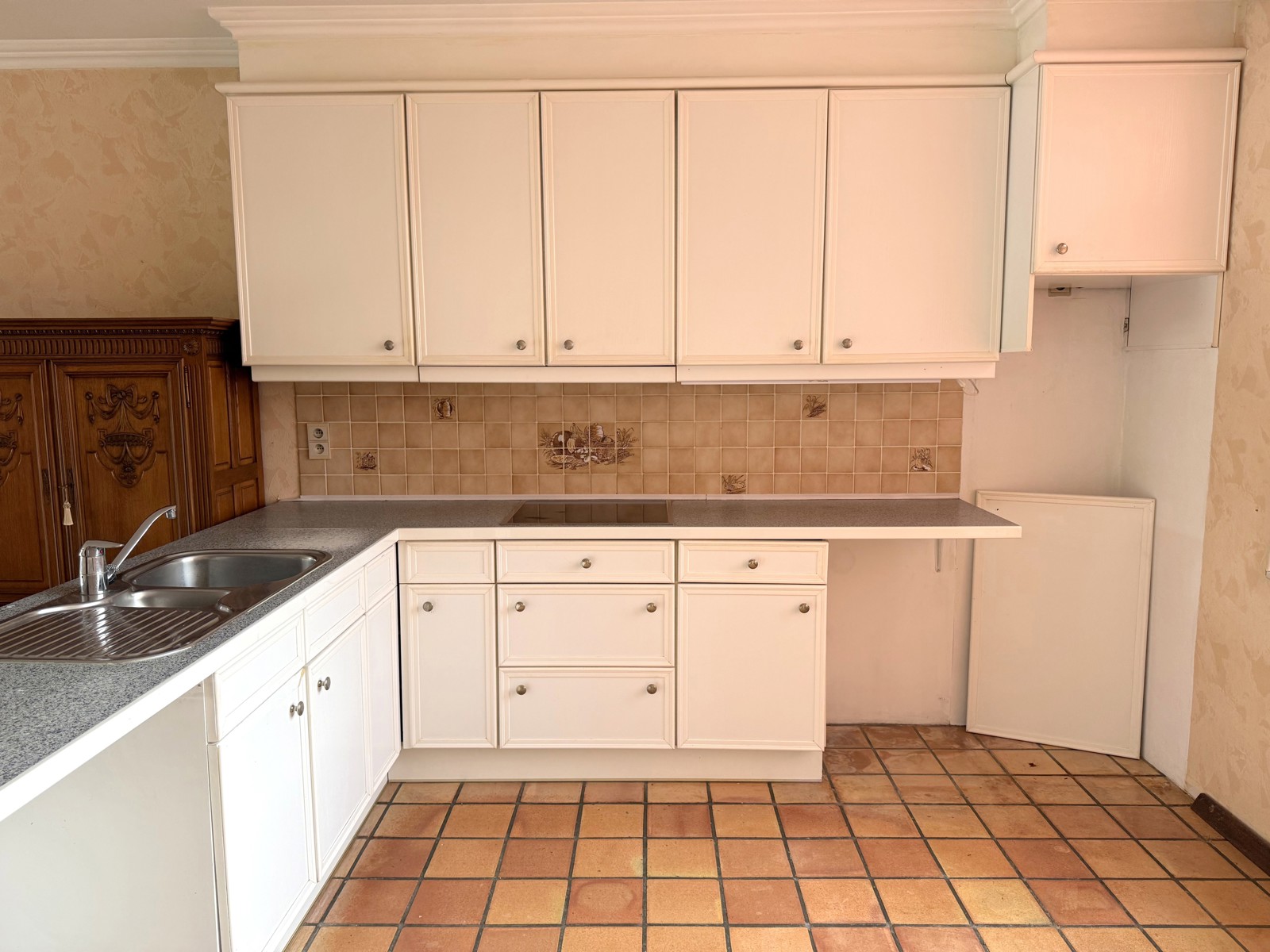 Uitzonderlijk ruim duplex-appartement met staanplaats te koop! - foto 5