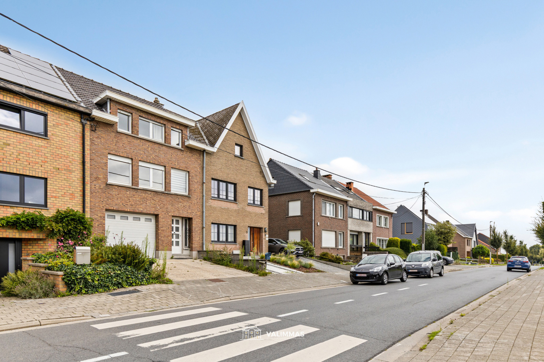 Verzorgde en welgelegen rijwoning met ruime garage, tuin... - foto 3