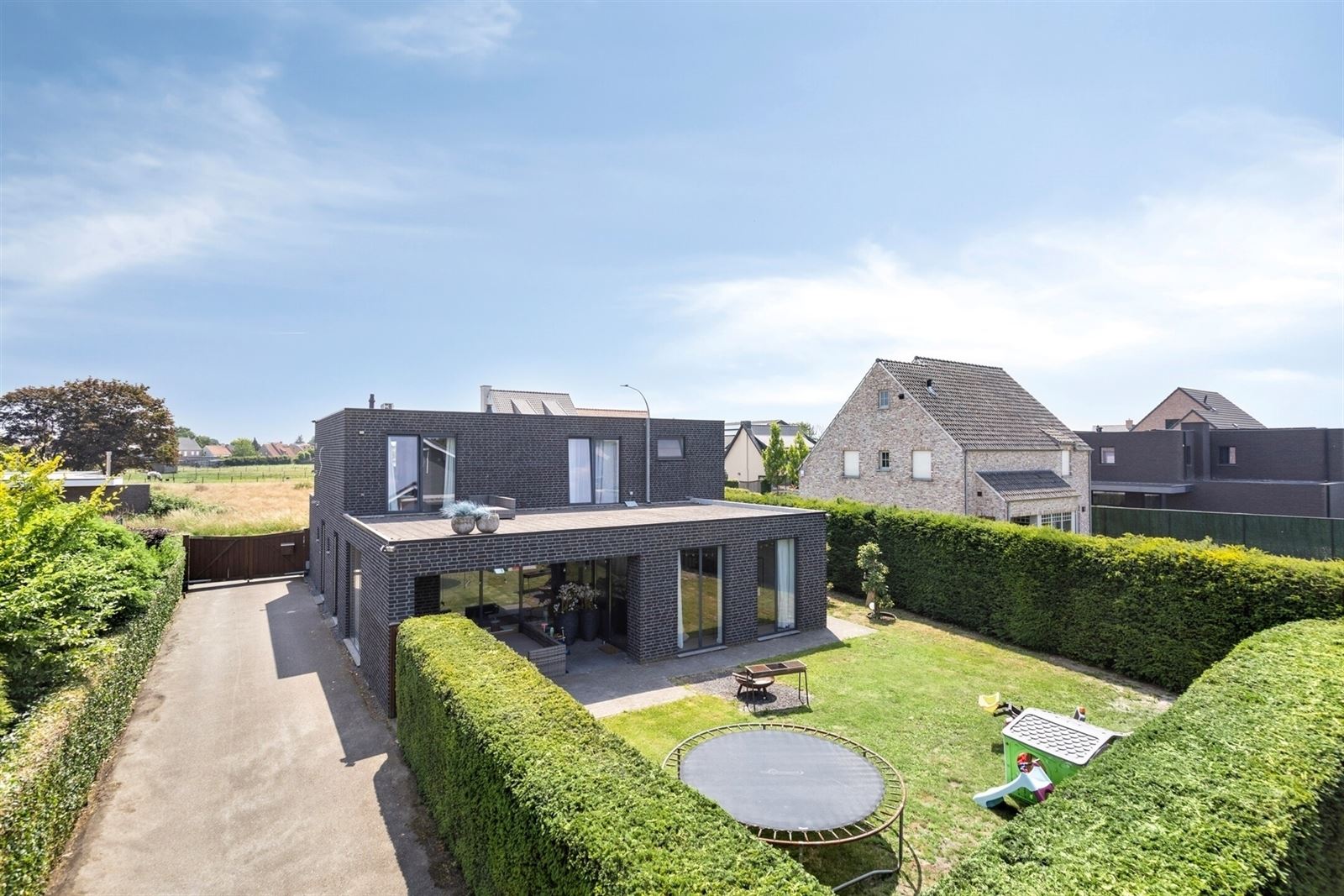 Unieke combinatie van woonst met 'bijhuisje' en grote hal  - foto 3