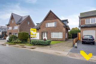 Bekijk ook zeker de 3D virtuele tour en krijg zo nog beter een beeld van wat deze woning u te bieden heeft.Deze woning, gelegen in een rustige...