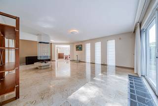 Infos : bruxelles.ouest@weinvest.be or 02 315 77 22 | Located in one of the most sought-after neighborhoods of Jette, this charming four-façade...