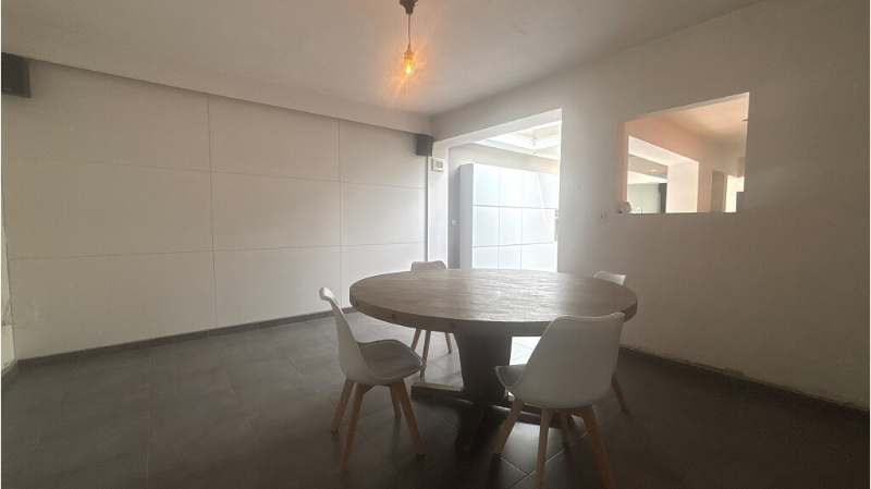 Instapklare 2-slaapkamerwoning met GARAGE, TUIN en ZWEMBAD te koop in Sint-Kruis Brugge - foto 5