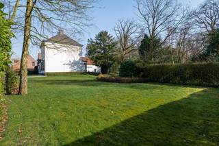 Zeldzame kans: ruim perceel bouwgrond van 2.228 m² gelegen pal in het centrum van Essen. Dit perceel combineert een centrale ligging met...