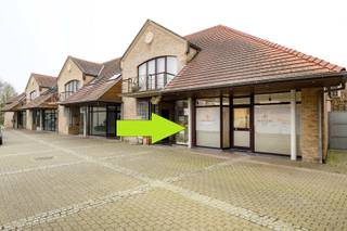 Droomt u van een eigen zaak in het centrum van Pittem? Deze handelsruimte van 65 m² biedt een unieke kans voor (startende) ondernemers! Gelegen...