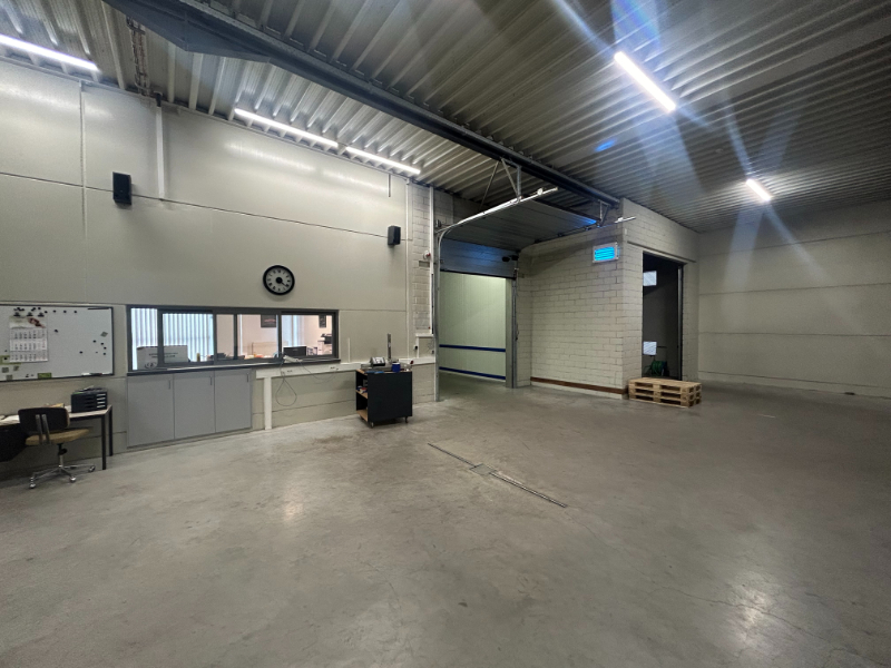 Instapklare KMO-unit met magazijn, kantoor &amp; parking - photo 5