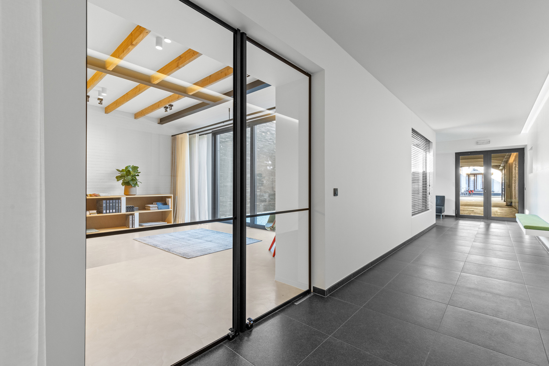 Uniek ingericht kantoor en extra ruimtes! - foto 4