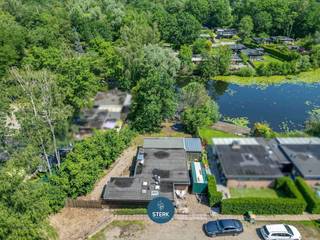 BUNGALOW MET VIJVERZICHT, 2 SLPKS EN 2 BADKAMERS TE SUNCLASS SONNEVIJVER ! <br /><br />We vinden deze vakantiewoning met een bewoonbare oppervlakte van 125 m² terug op een perceel van 5a 13ca in Rekem-Lanaken. <br /><br />Voor meer informatie, neem zeker een kijkje op onze website via de volgende link:<br />https://www.sterkvastgoedmakelaars.be/detail/te-koop-vakantiewoning-andere-lanaken/7654394?dosearch=True&amp;flowstatus=ForSale,ForSaleReserved,ForSaleWithBid,ToCompleteForSale,SoldUnderReserve,Sold&amp;pageindex=1&amp;pagesize=12&amp;searchpage=ForSale&amp;sortdirection=DESC&amp;sortfield=pub_flowstatus&amp;transactiontype=Sale