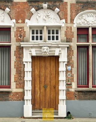 In het hart van de pittoreske en authentieke St. Annawijk in Brugge, op een steenworp van de iconische Jeruzalemkerk, bevindt zich deze...