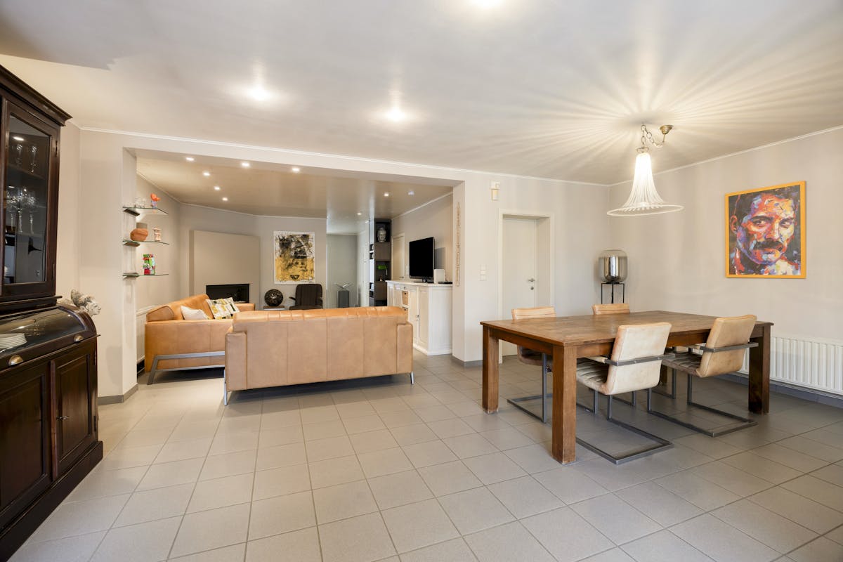 Maison de ville bien située avec 3 ou 4 chambres, jardin et garage box - photo 5