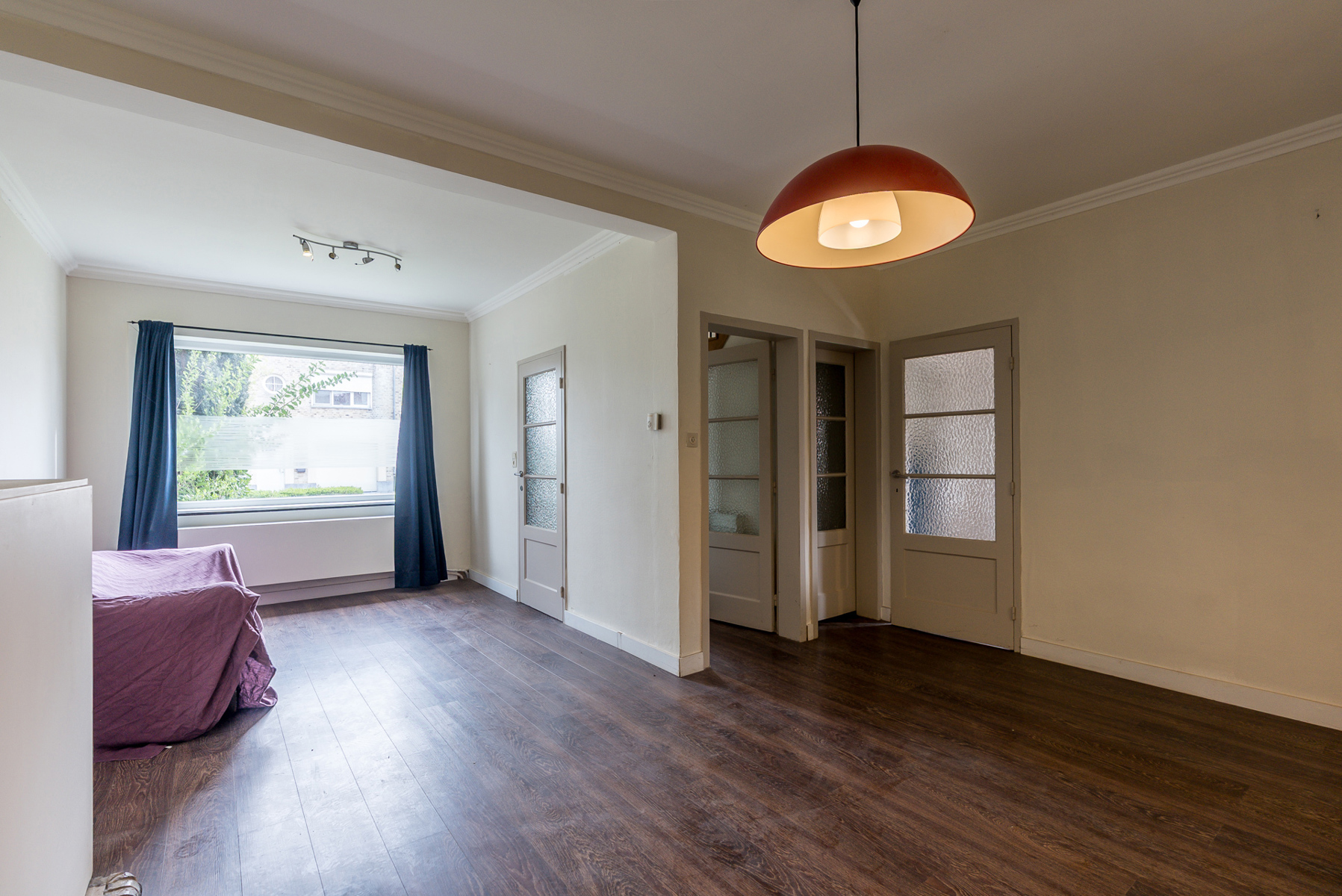 Verder op te frissen woning met hal van 140 m²! - foto 3