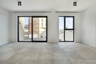 APPARTEMENT 2SLK CONFORTABLE AVEC TERRASSE DANS UN NOUVEAU QUARTIER RÉSIDENTIEL La Résidence John Martin est située dans la Tulpstraat/Klamperstraat...