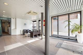 Gelegen in het hart van Hamme, biedt dit unieke pand een uitstekende kans voor ondernemers en investeerders.Dit stijlvolle gebouw is een ideale...