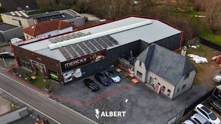 Located at an excellent commercial location in Ninove, with easy connections to Brussels, Brakel and Aalst, we are pleased to offer this spacious...
