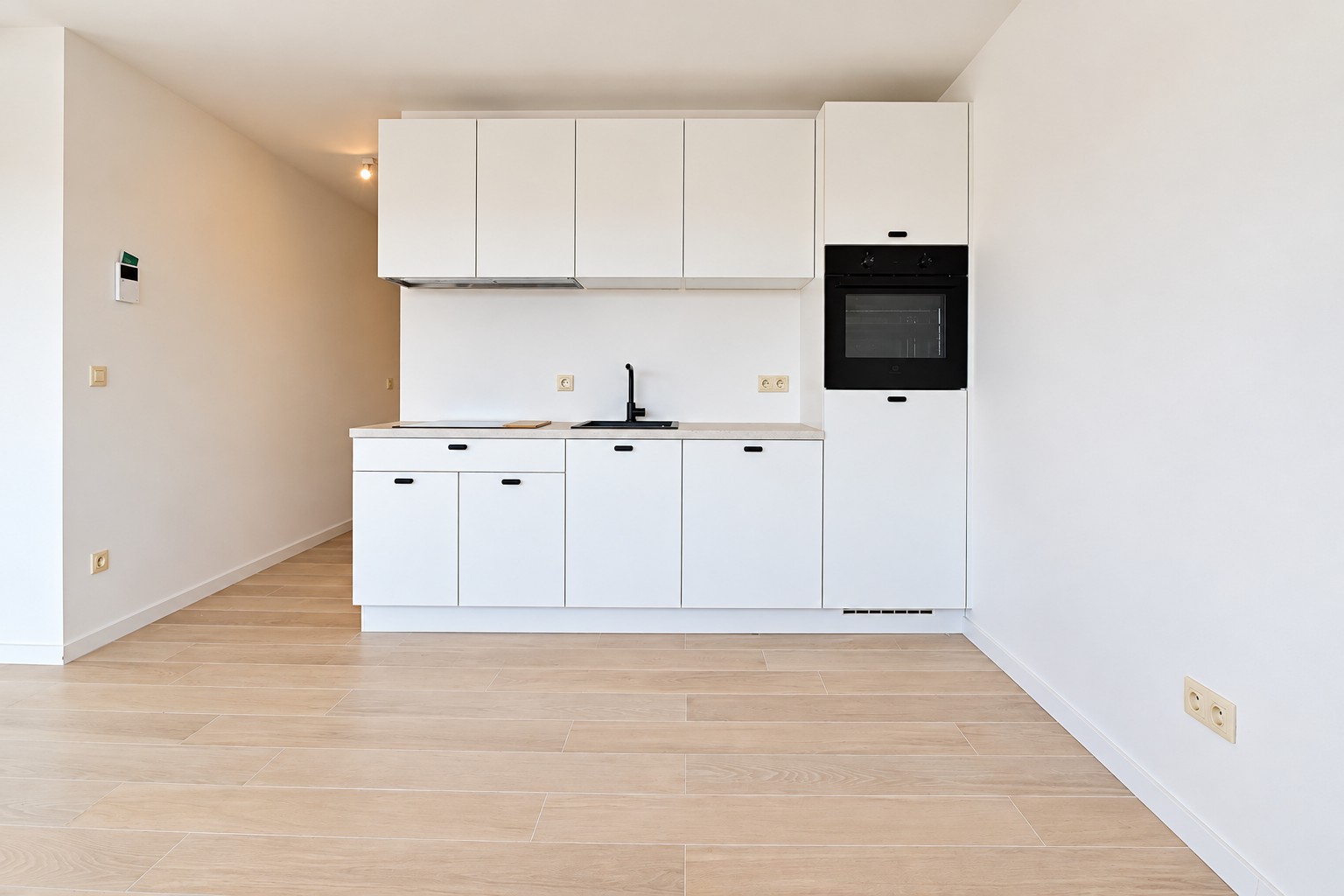 Gerenoveerd 2 slaapkamer appartement met zolder - photo 4