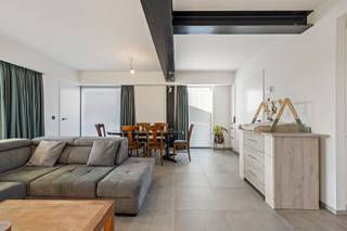 Instapklare HOB met hoogenergetisch comfort in Sint-Niklaas Dit betreft een recent gerenoveerde woning met hoogwaardige en duurzame materialen, wat...