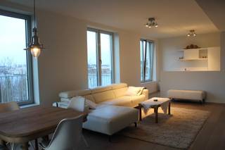 Dit schitterend gelegen appartement met zicht op het Eilandje en het Havenhuis bevindt zich op de 2de verdieping, heeft een oppervlakte van...