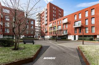 Au cœur du quartier le plus dynamique de Louvain, nous proposons ce magnifique appartement de 2 chambres, prêt à emménager, avec un...